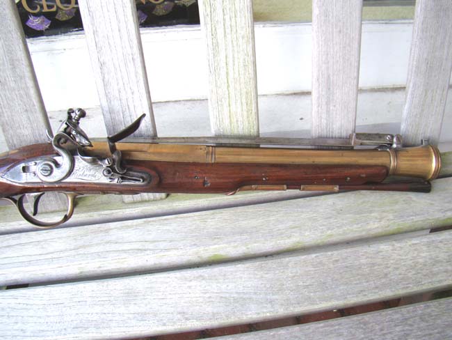  An exceptionally fine Early 19th Century English Flintlock Blunderbuss with Spring Bayonet by Joseph and William Richards circa 1808. — image 6